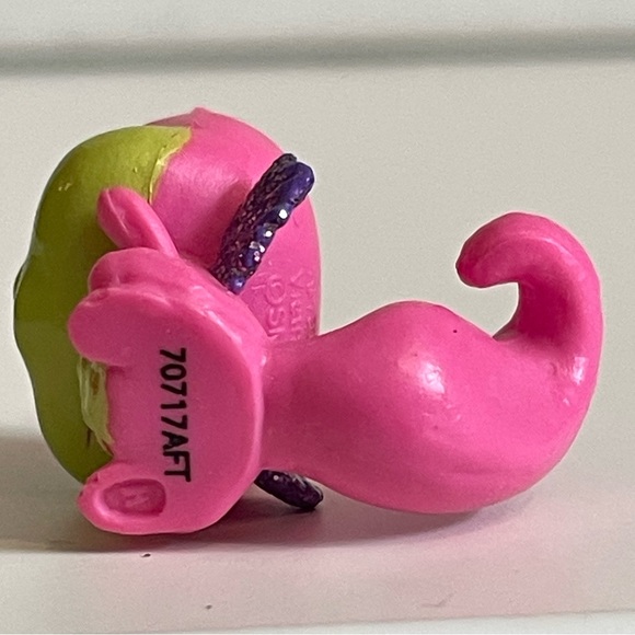 Hatchimals Colleggtibles Season 1 Pink Green Chipmunk Figure - Picture 5 of 5